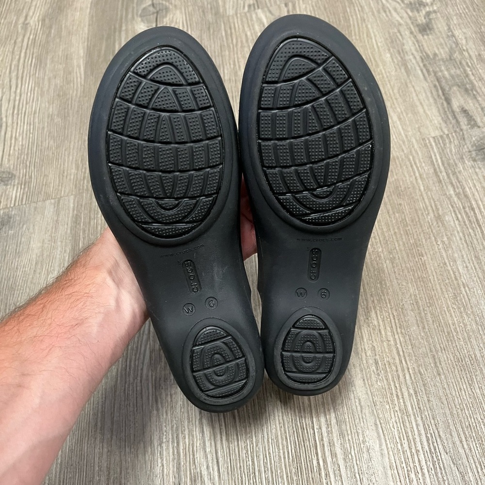 Crocs Women's Isabella Huarache 2 Flat Sandal Black Size 6 Like New EUC - Picture 6 of 7
